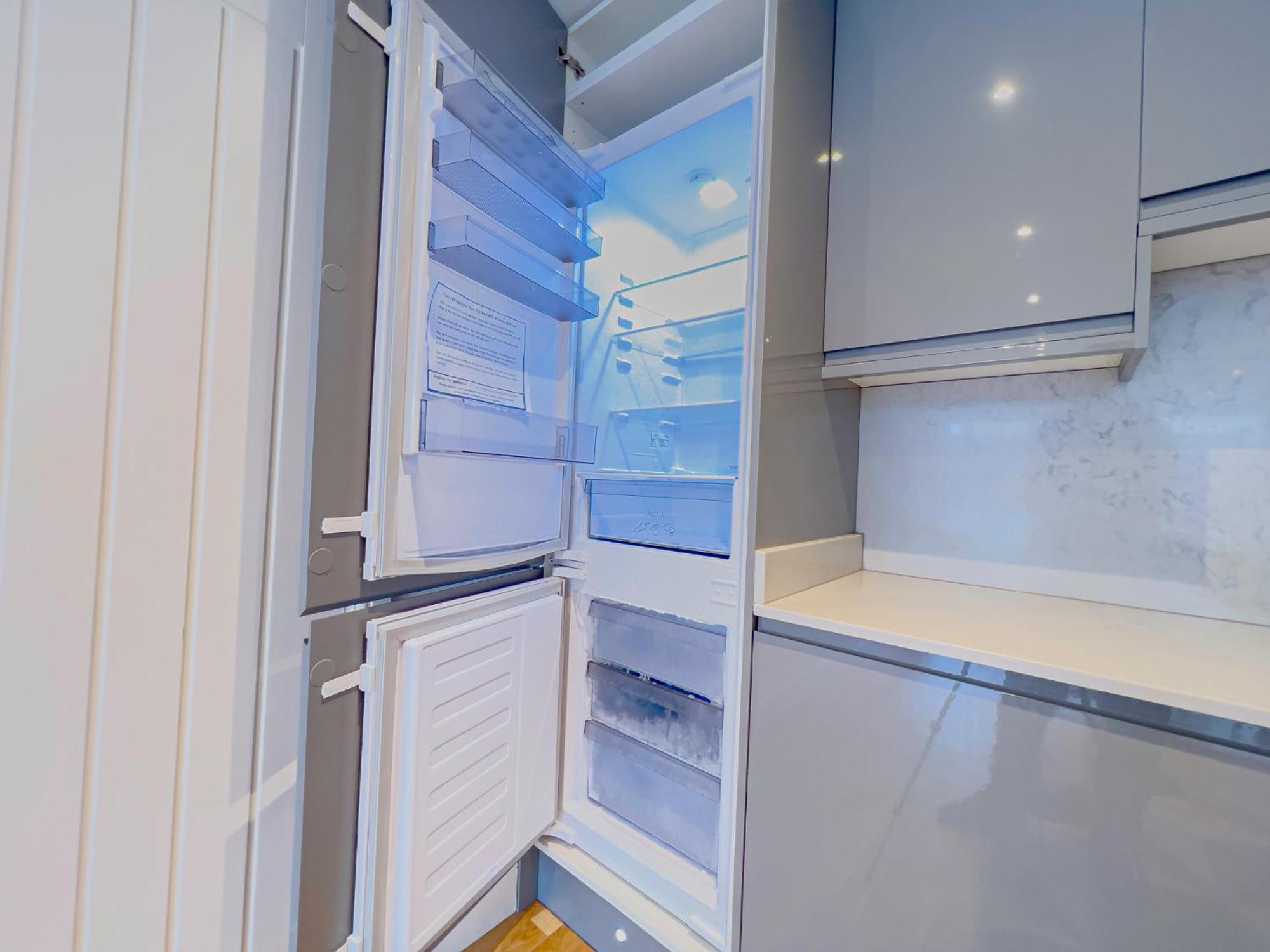 Deluxe 3 Bed Flat With Garden Finchley