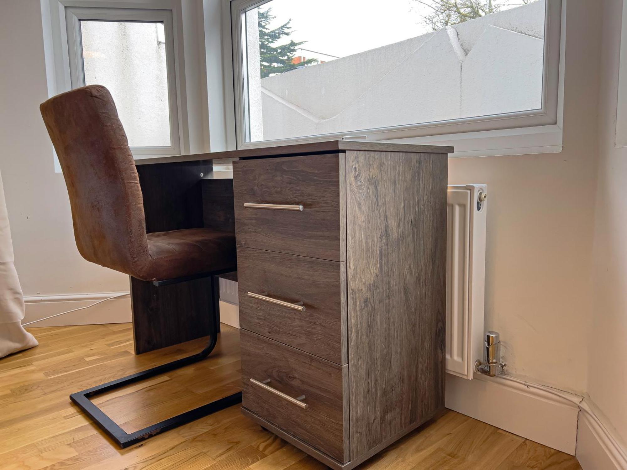 Apartment Deluxe 3 Bed Flat With Garden Finchley
